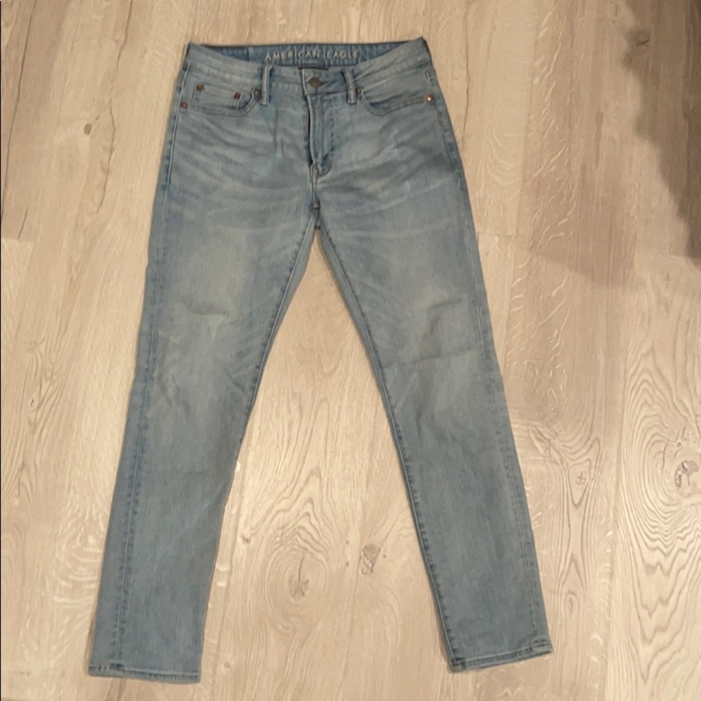 American Eagle Light Wash Jeans (30/32)
